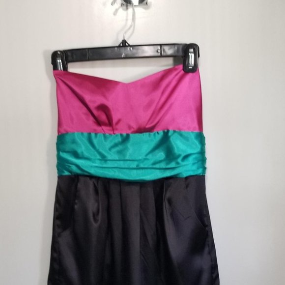 Color Block Dress - Picture 2 of 4